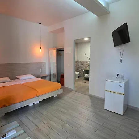 Ianos Bay 3*