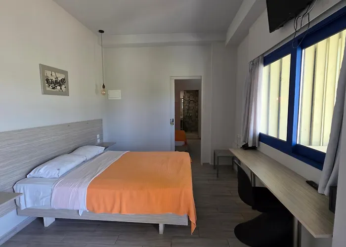 מלון Ianos Bay 3*