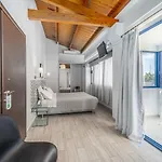 Ianos Bay 3*