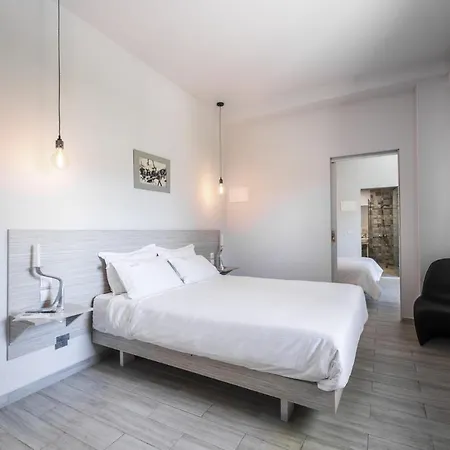 Ianos Bay מלון 3*